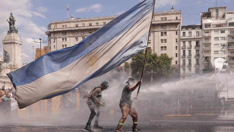 Arjantin’de Javier Milei’nin çalışma reformuna protesto: 71 gözaltı, yüzlerce yaralı