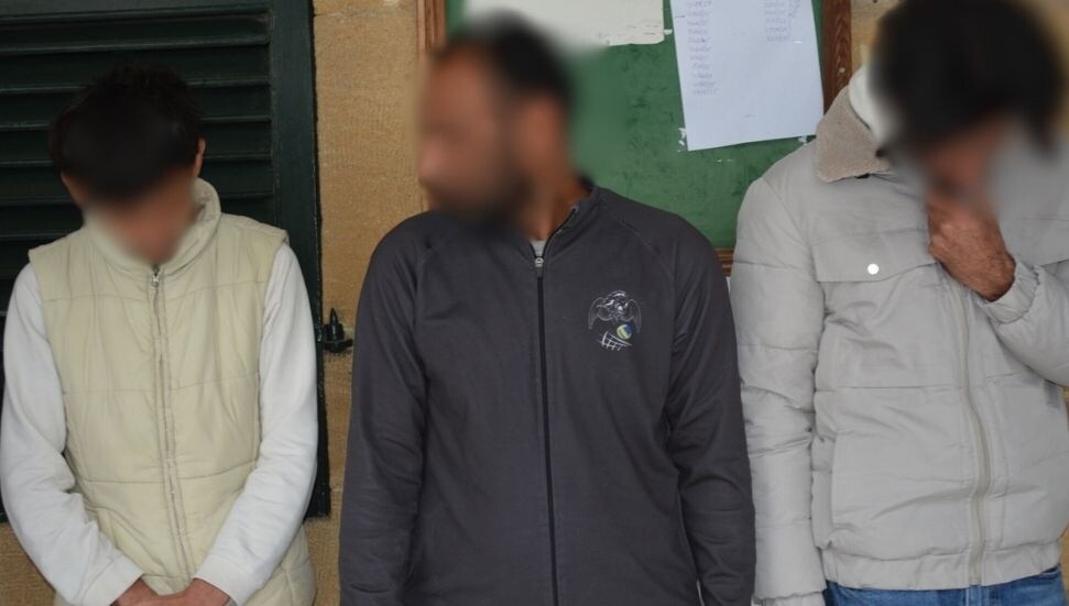 Ülkede izinsiz ikametle itham edilen 3 kişi 8 gün tutuklu kalacak