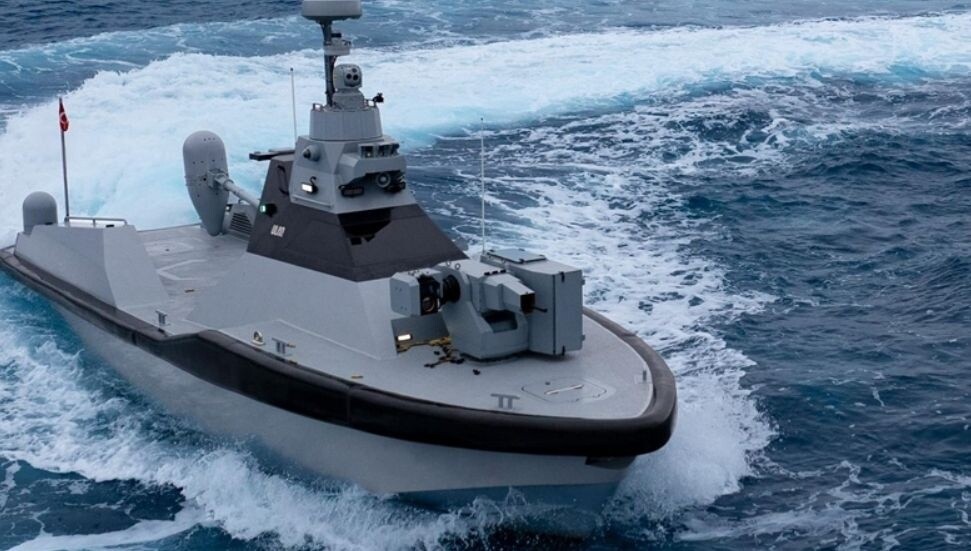 Türkiye'nin ilk silahlı insansız deniz aracı yerli silahıyla göreve başladı