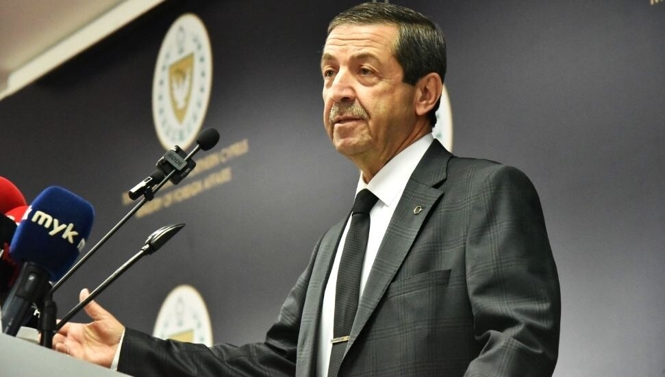 Tahsin Ertuğruloğlu: Cumhurbaşkanı’nın politikası Kıbrıs Türküne zaman ve statü kaybettiriyor