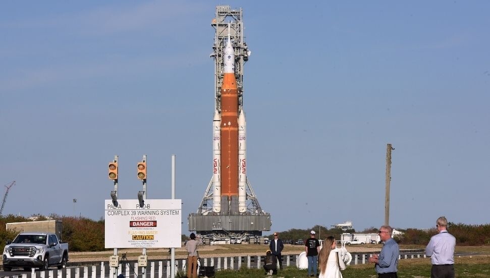 NASA, Artemis II roketini arıza nedeniyle hangara çekti