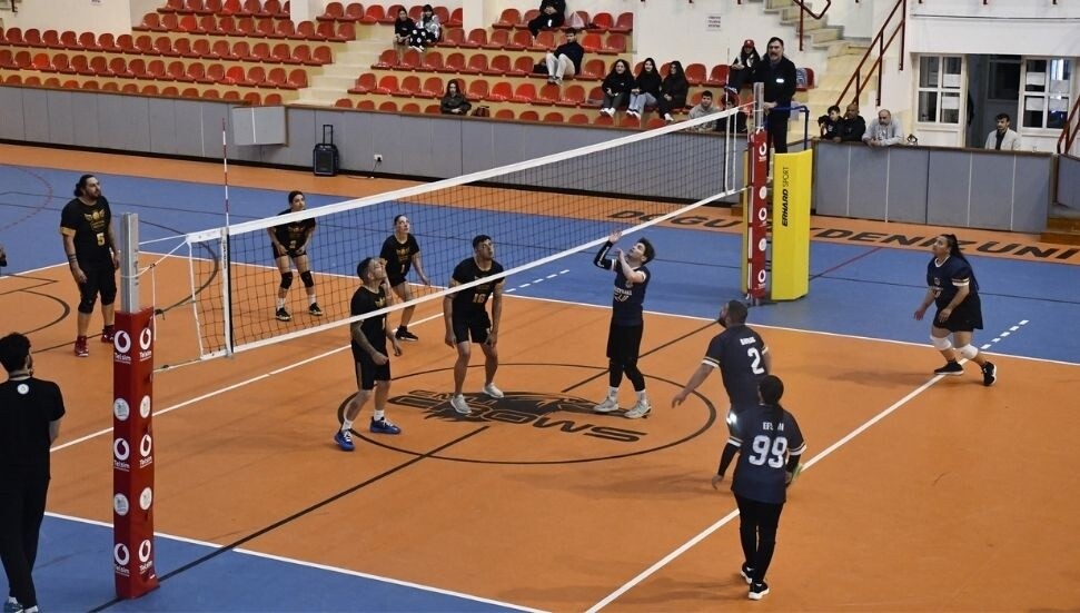 DAÜ Şampiyon Melekler Anı Turnuvası başladı