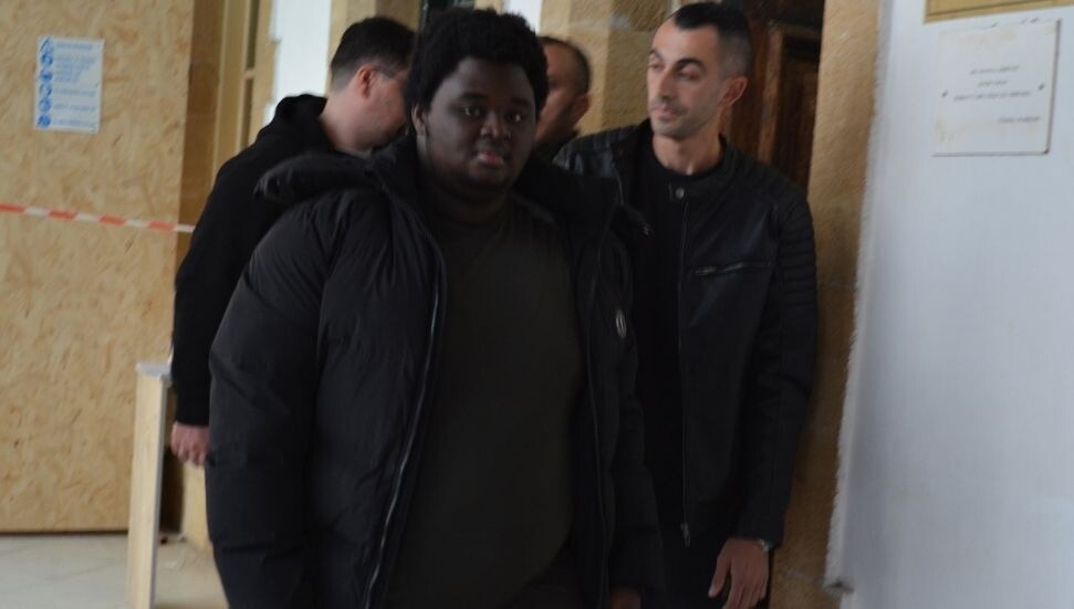 Bir taksiyi dolandırarak 6 bin TL para temin etmekle itham edilen zanlı teminatla serbest