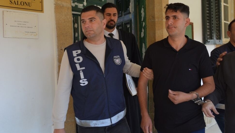 Sahte ehliyetle ceza yazdıran Edip AK, 6 ay hapse mahkum edildi