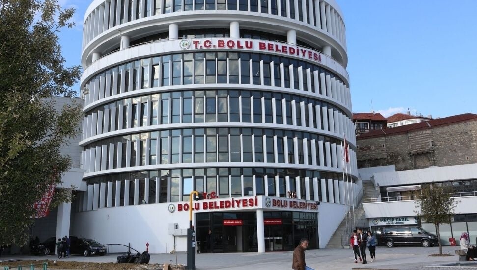 Bolu Belediyesi soruşturması: Başkan yardımcısı ve meclis üyesi gözaltına alındı