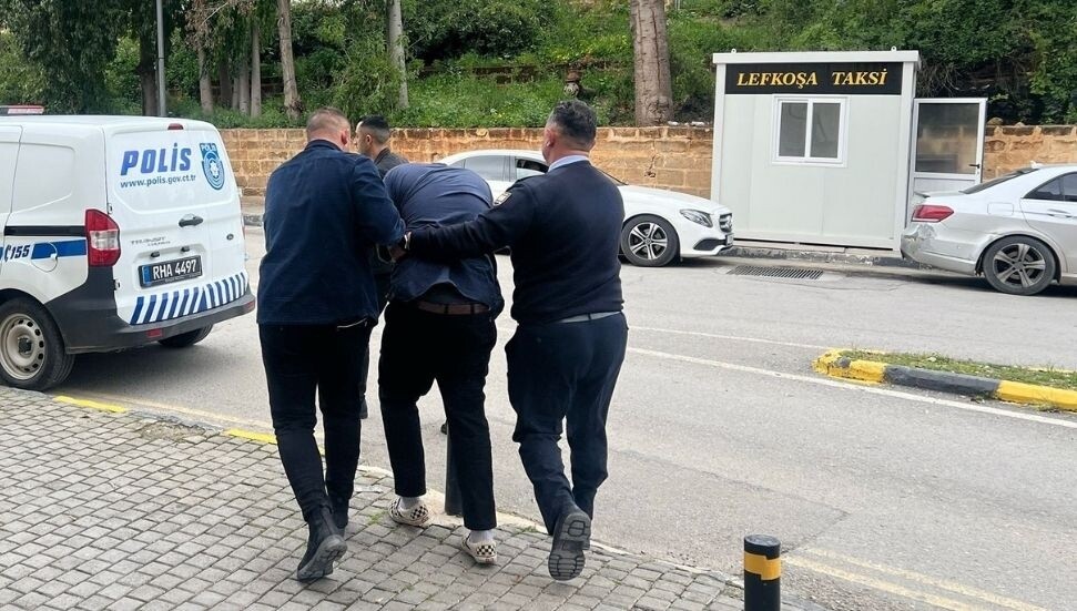 İskele ve Girne’de izinsiz ikamet denetimi: 2 kişi hakkında yasal işlem