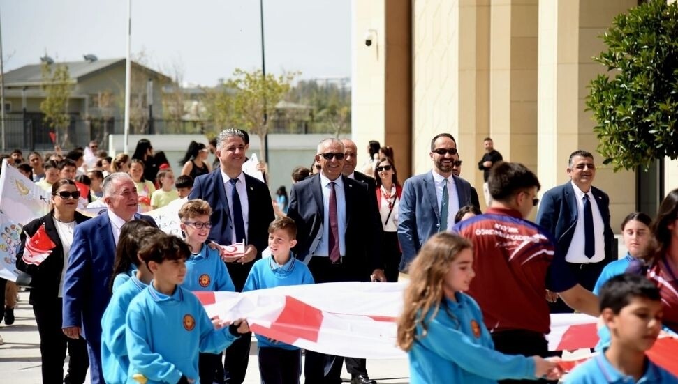 23 Nisan kutlamaları kapsamında Cumhuriyet Meclisi bahçesinde tören düzenlendi