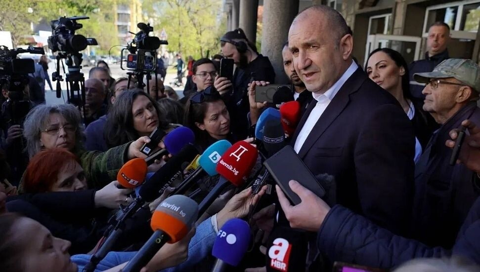Bulgaristan’da seçimi Eski Cumhurbaşkanı Radev’in koalisyonu kazandı