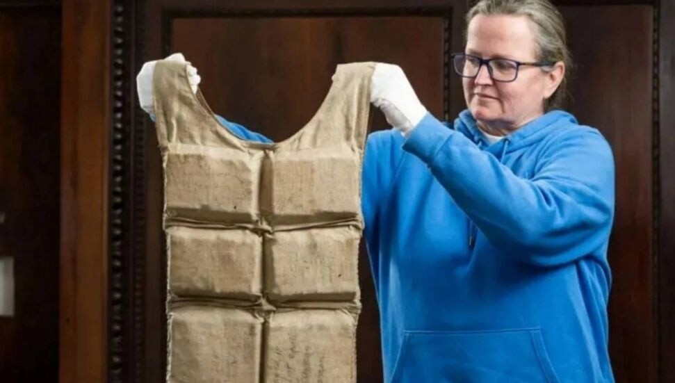 Titanik kazasından kurtulan yolcunun can yeleği yaklaşık 906 bin dolara satıldı