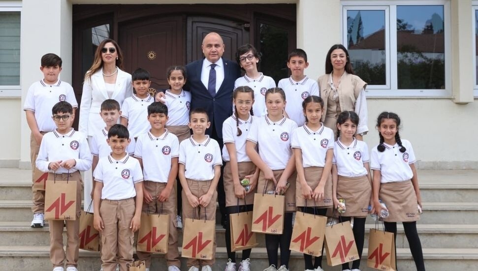 Ali Murat Başçeri, öğrencileri kabul etti: Sizler, büyük Türk milletinin birer ferdisininiz