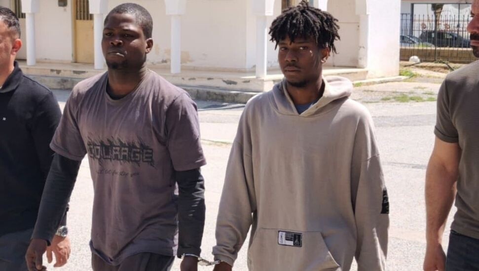 İzinsiz ikamet eden 2 kişi, uyuşturucu ve el bombasıyla yakalandı: Zanlılar 1 gün tutuklu