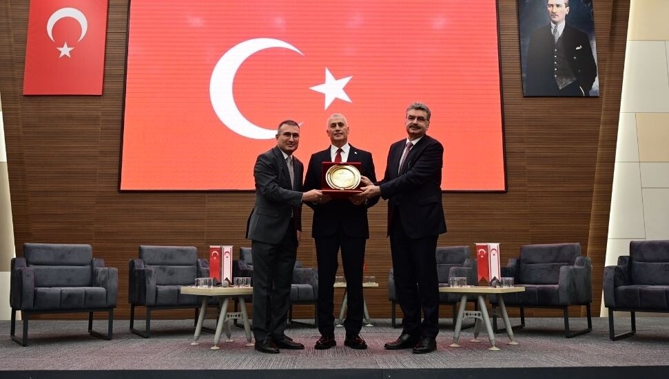 Türkiye-KKTC ekonomik işbirliği Ankara’daki toplantıda masaya yatırıldı