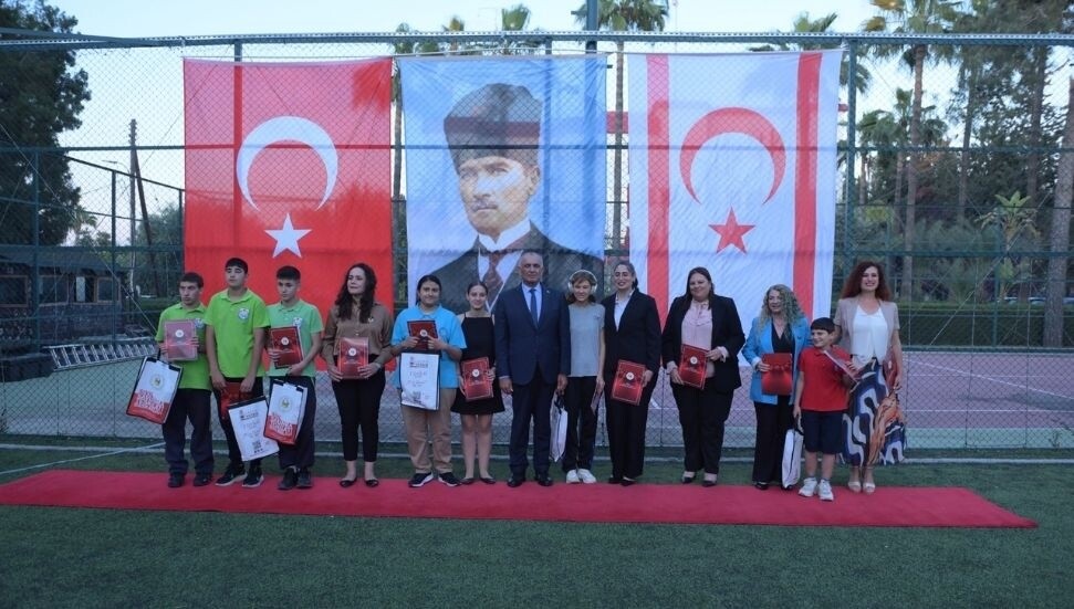 Sivil Savunma ve Eğitim Bakanlığı, yarışma ödüllerini takdim etti
