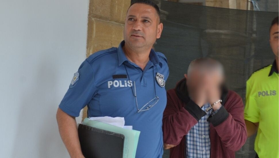 Cinsel istismarla suçlanan öğretmene cezaevi kararı: Avukat “şefkatle sarıldı” savunması yaptı