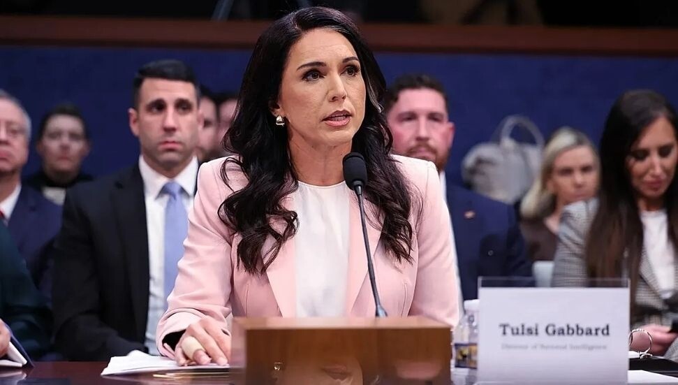 Donald Trump'ın ulusal istihbarat direktörü Tulsi Gabbard istifa etti