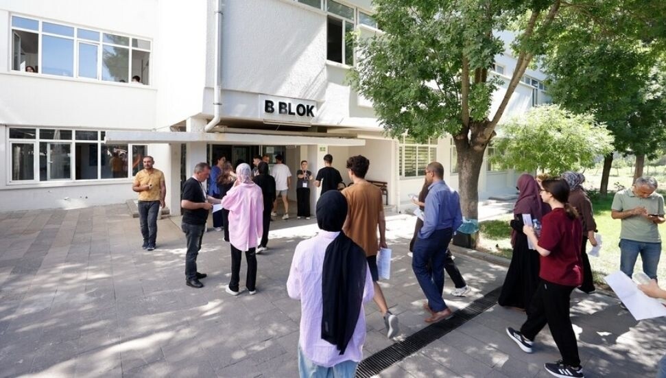 YKS’de AYT tamamlandı, gözler son oturum YDT'de