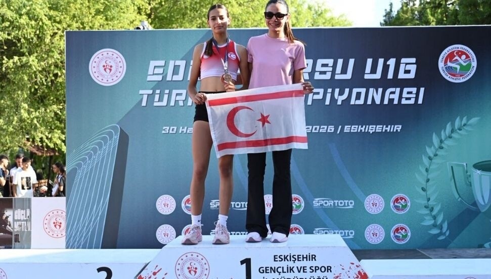 Genç atletlerden büyük başarı: Damla Dönmez Türkiye birincisi!