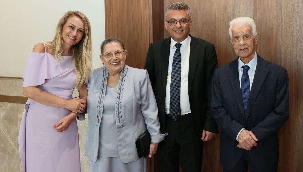 Erhürman çifti, Derviş Eroğlu ve eşini ağırladı: Kıbrıs sorunu görüşüldü