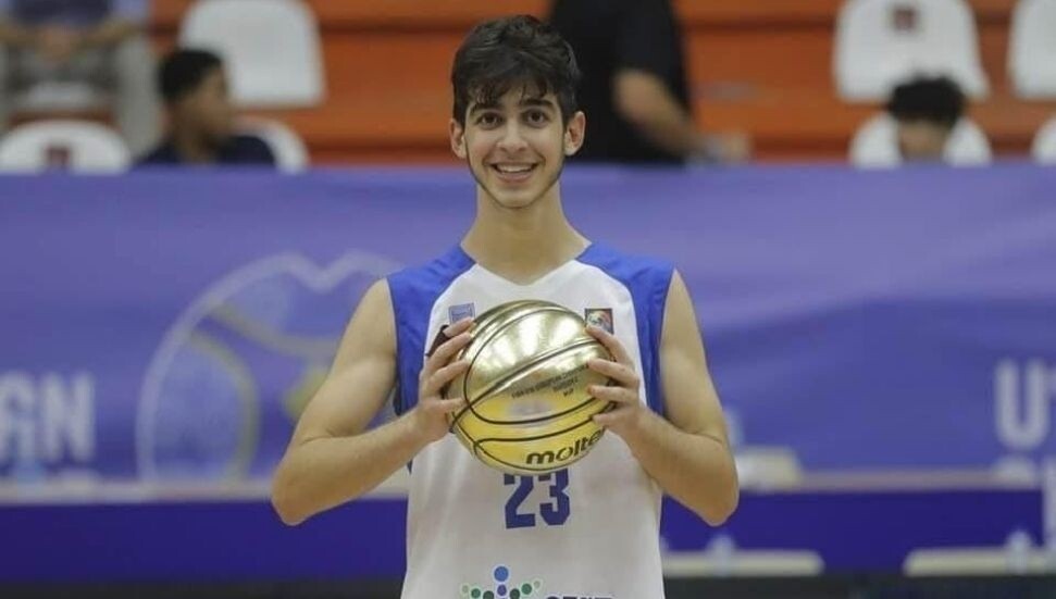 Genç sporcu Demir Öztoprak, Güney Kıbrıs'ın U20 EuroBasket kadrosunda