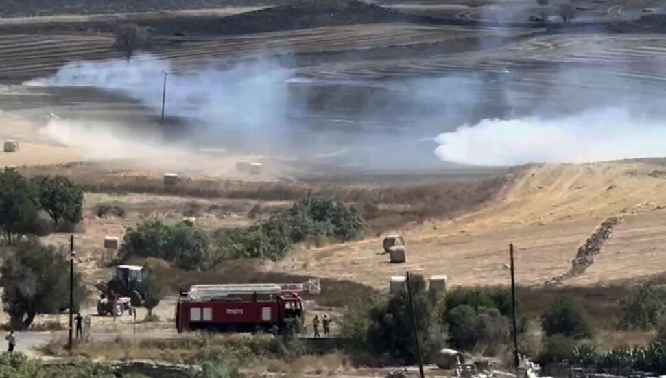 Kozanköy'de yangın ortak çalışmayla kontrol altına alındı