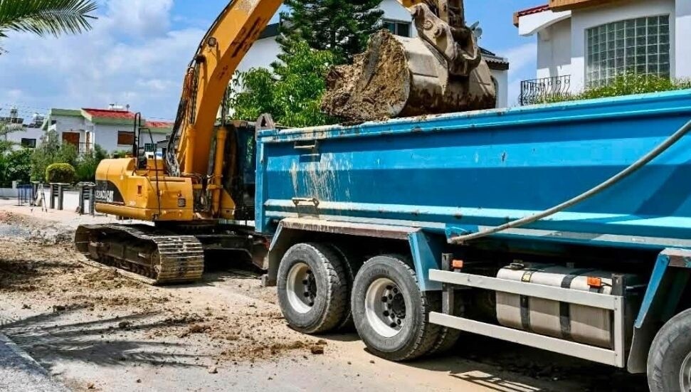 Hüseyin Amcaoğlu açıkladı: Bazı sokaklarda yağmur suyu altyapı çalışmalarında son aşamaya gelindi