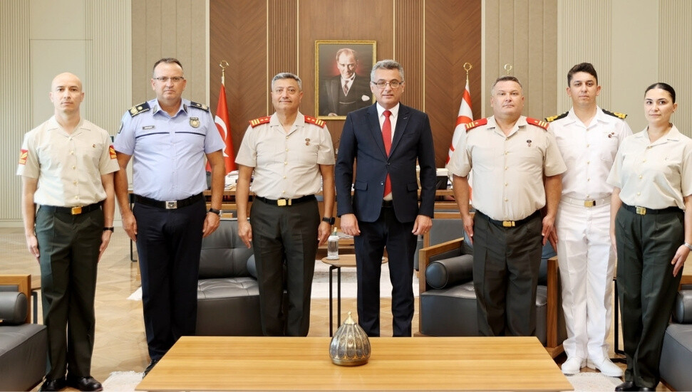Tufan Erhürman, Güvenlik Kuvvetleri Komutanı İlker Görgülü ve bereaberindeki heyeti kabul etti