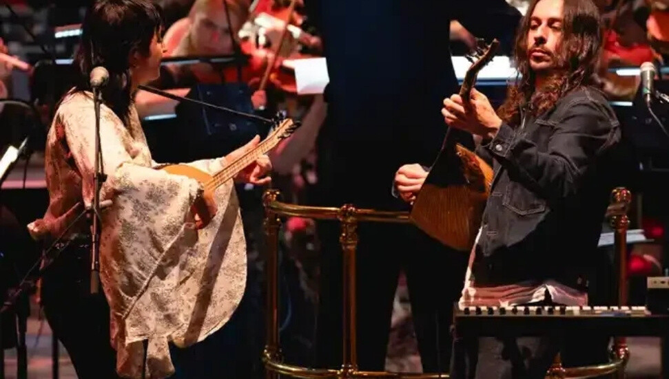 Altın Gün, BBC Proms sahnesinde Anadolu ezgilerini Londra’ya taşıdı