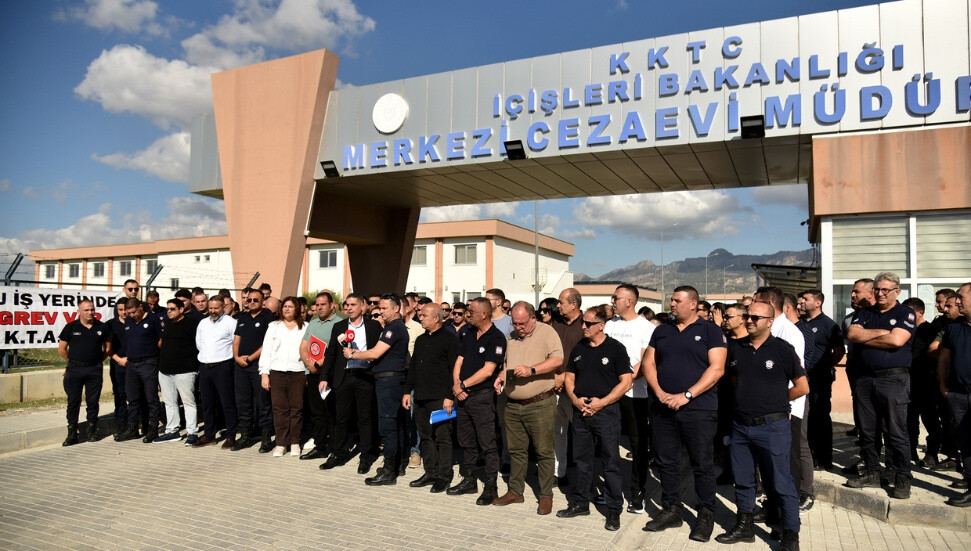 Sendikalar Merkezi Cezaevi'nde tam gün grevde: Acil durum harici giriş-çıkış yok