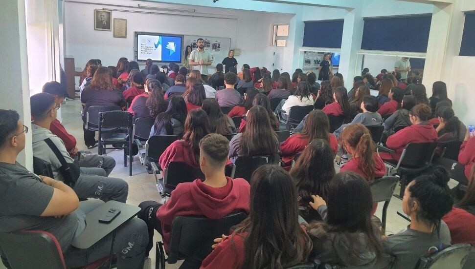 Öğrencilerin alkol, tütün, elektronik sigara, yasa dışı madde kullanımı ve kumar davranışları inceleniyor