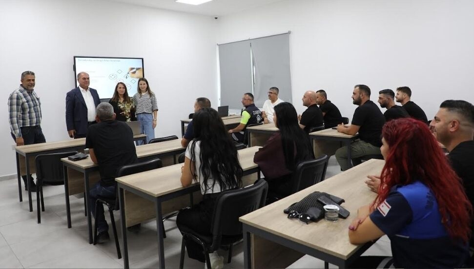 Değirmenlik Akıncılar Belediyesi zabıta personeline “Vatandaş Deneyimi ve İletişim” eğitimi verildi