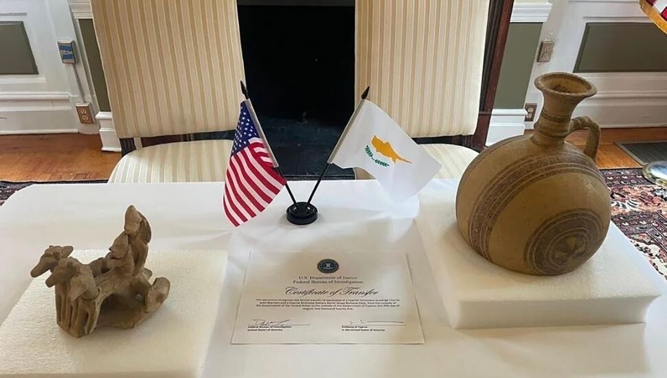 ABD, Güney Kıbrıs’a 2 tarihi eseri daha iade etti