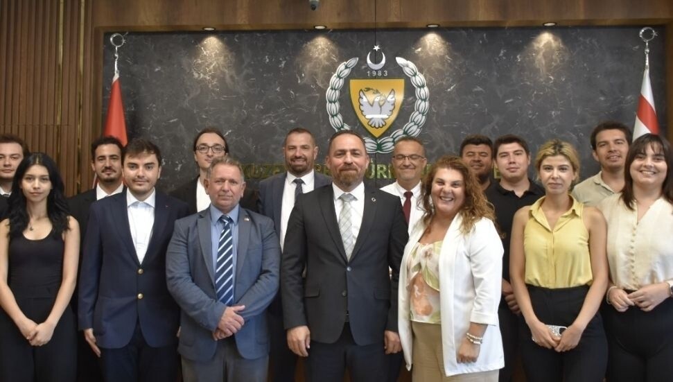 Genç girişimciler tarım için yenilikçi projelerini Bakan Hüseyin Çavuş’a anlattı