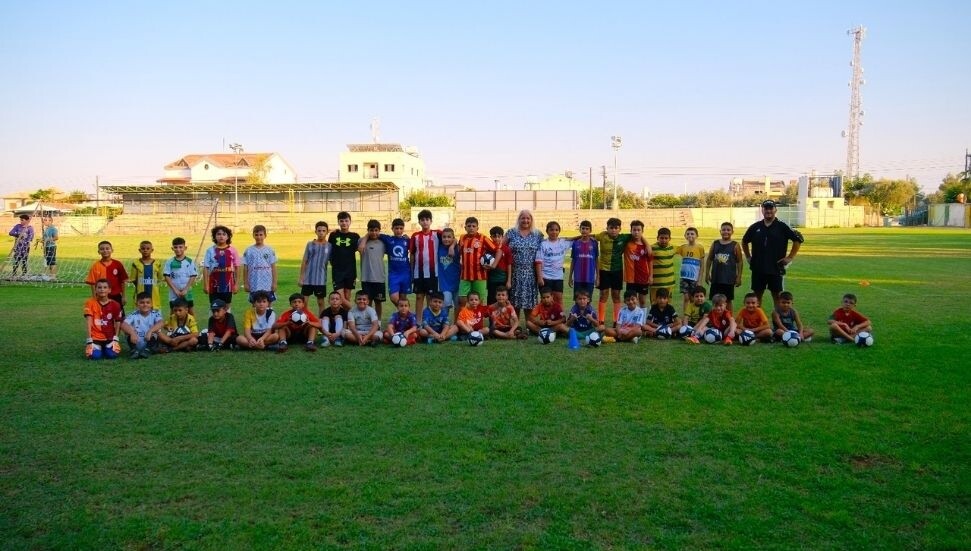 Mehmetçik Büyükkonuk Belediyesi Futbol Akademisi kuruldu: İlk antrenmana 65 çocuk katıldı