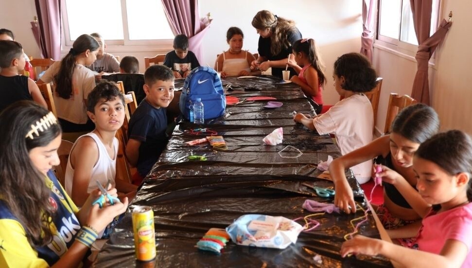 İskele Belediyesi’nden çocuklara yaz etkinliği kapsamında renkli ve yaratıcı Sanat Atölyesi