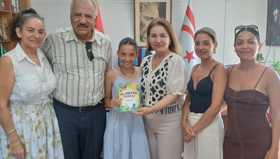 Uluslararası başarı gösteren 11 yaşındaki şairimiz Esen Şafak’tan Kültür Dairesi’ne ziyaret