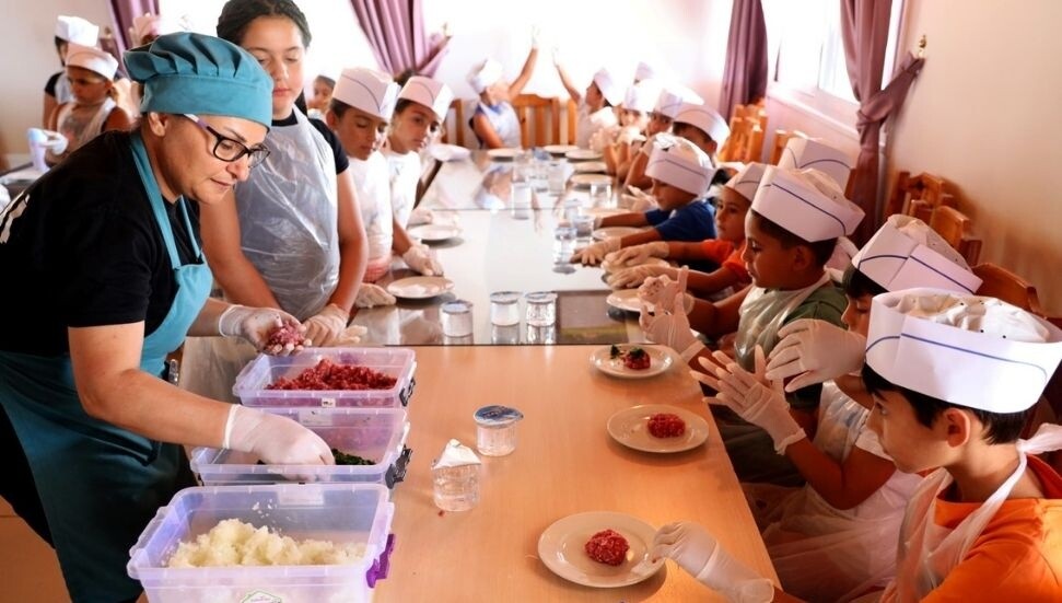İskele Belediyesi yaz etkinlikleri “Küçük Şefler Mutfakta” etkinliği ile başladı