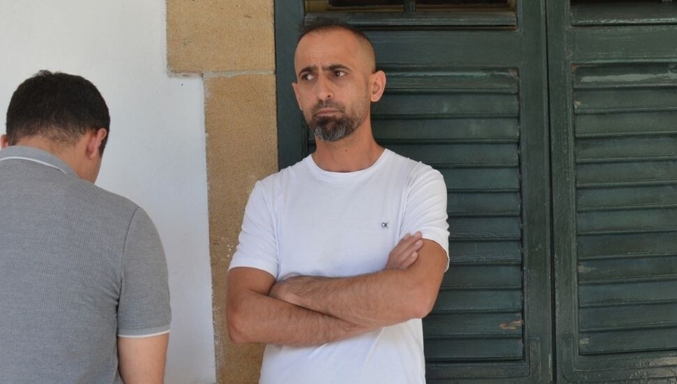 Kendisinin olmayan evi satmak için sahte belge hazırlamakla itham edilen zanlı 2 gün tutuklu!