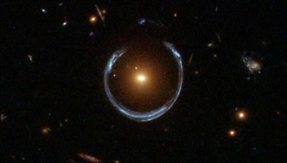 Astronomlar, Güneş kütlesinin 36 milyar katı kütleye sahip en büyük kara deliği keşfetti