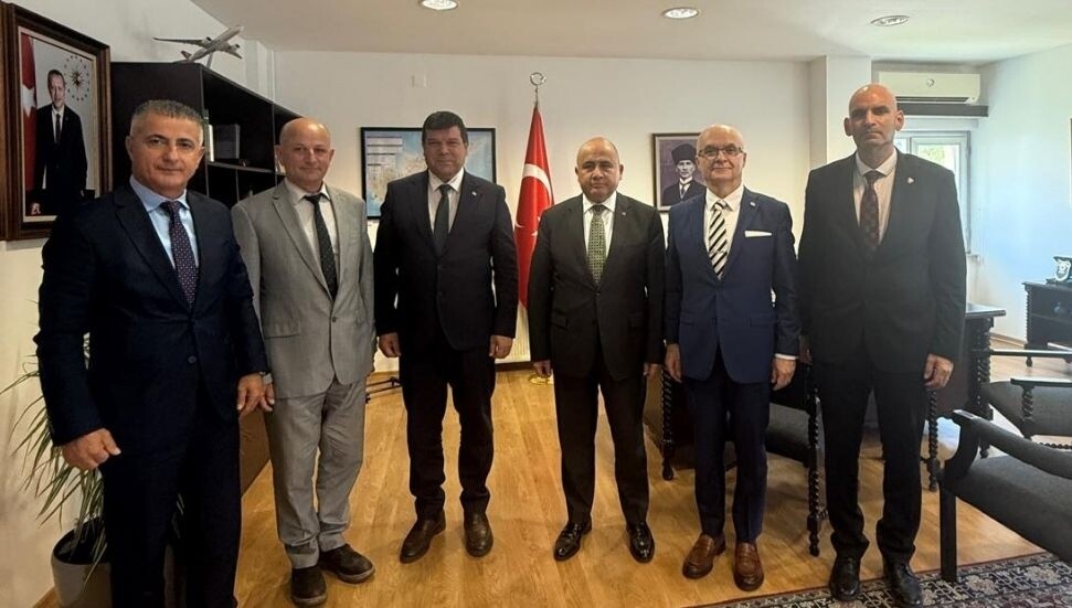DAÜ’den Türkiye Cumhuriyeti Lefkoşa Büyükelçisi Başçeri’ye ziyaret: Ortaklık fırsatları ele alındı
