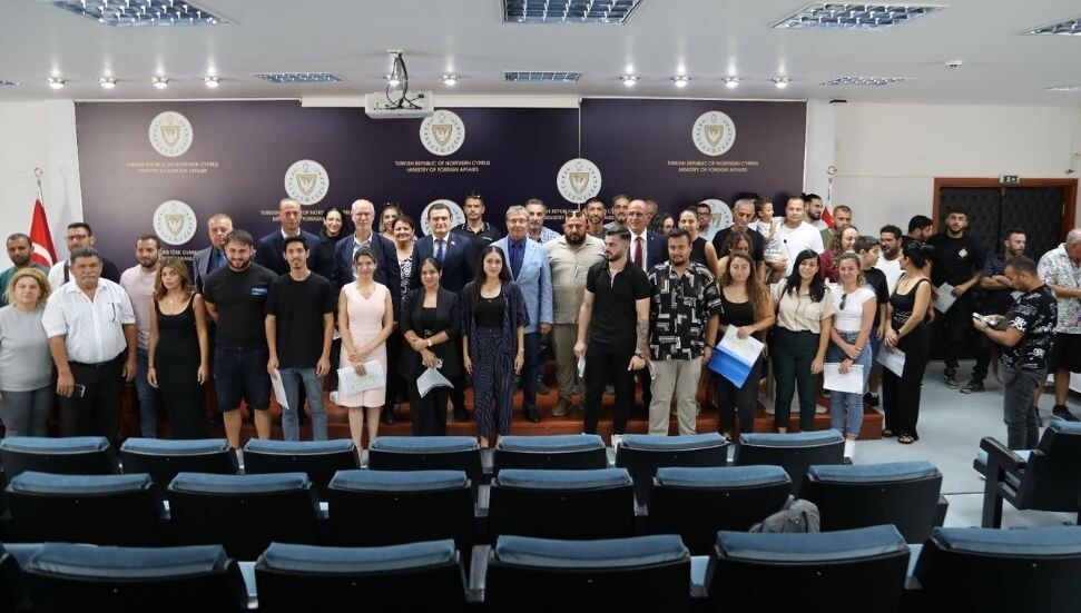 Üstel: Siyasi rozete bakmadan, hak sahibi olan gençlere kırsal kesim arsası hak sahipliği verdik