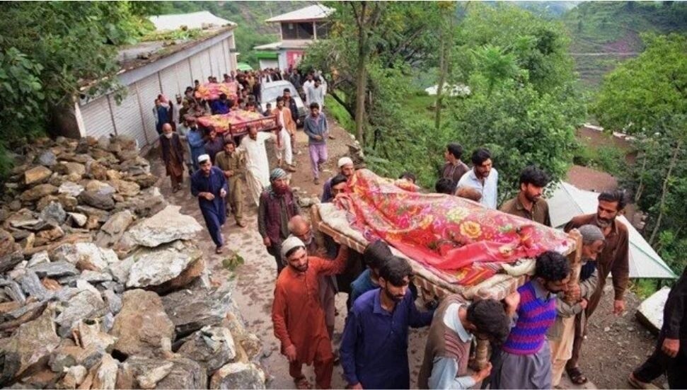 Pakistan’ın kuzeyinde sel felaketi: 48 saatte 320 can kaybı