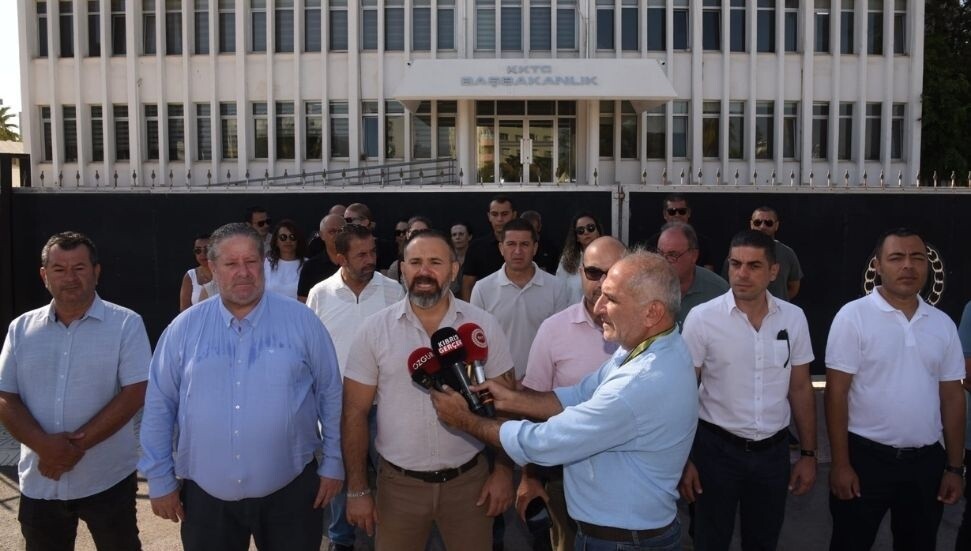 Resmi Kabz Memurluğu ve Mukayyitlik Dairesi’ndeki grev sürüyor: Personel eksikliği giderilsin!