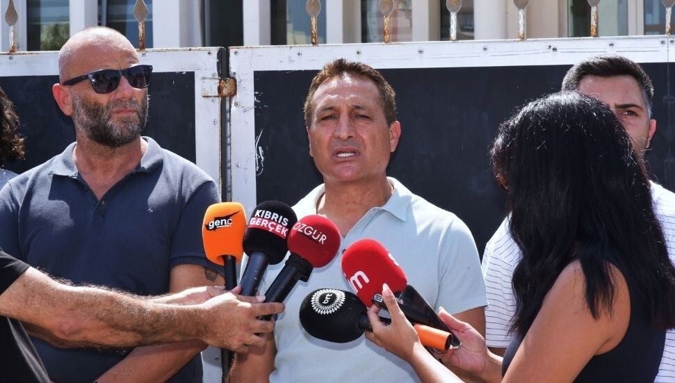 Sendikalar Başbakanlık önünde açıklama yaptı: Bir ülke düşünün şikayetçi olmayan hiçbir kesim yok