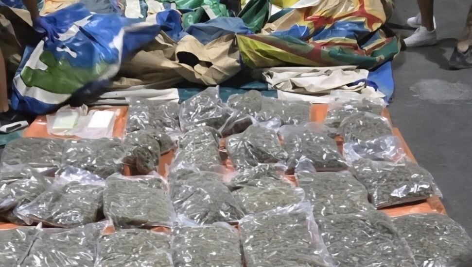 Limasol ve Baf’ta 102 kilo uyuşturucu ele geçirildi: 4 kişi gözaltına alındı!