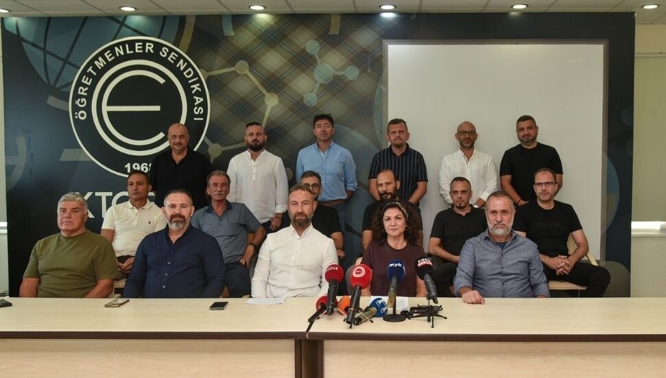 Öğretmen sendikaları: Çocukların menfaati bilimsel eğitim ve laik yaşamdır!