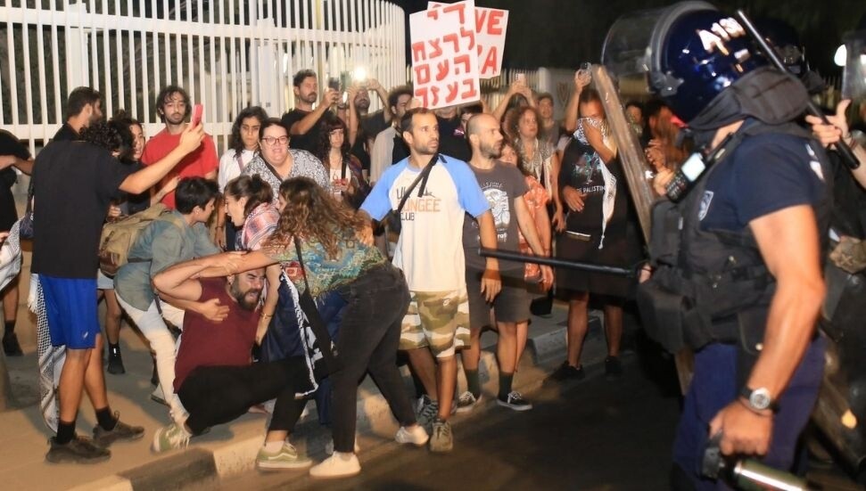 Güney'de Filistin gösterisinde polisin şiddet uygulamasına tepkiler: Orantısız kuvveti kınandı!