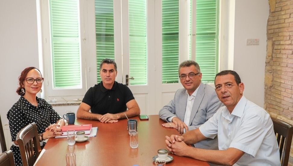 Erhürman, Kimliksizler Derneği ile görüştü: Masaya getireceğim ilk konu bu olacak