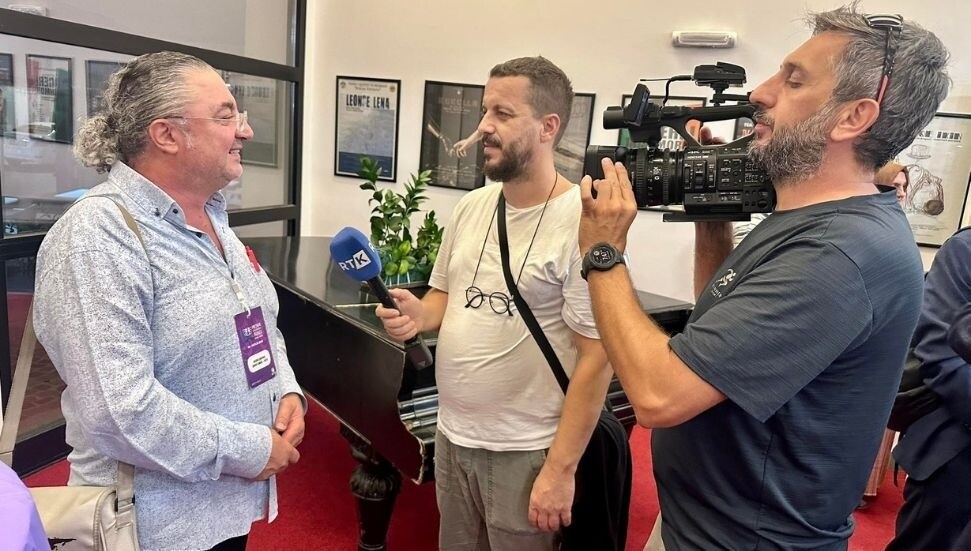 Kıbrıslı yazar Hasan Çakmak Kosova’da “Yaratıcı Yazarlık Atölyesi” açtı