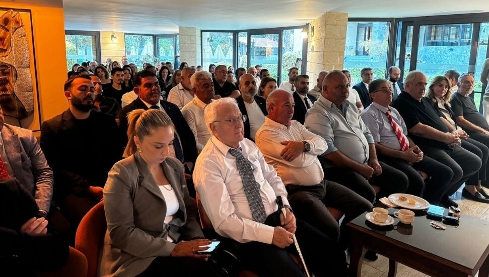 DP'den Girne’de partililerle dayanışma toplantısı: Tatar'a destek yürüyüşü!