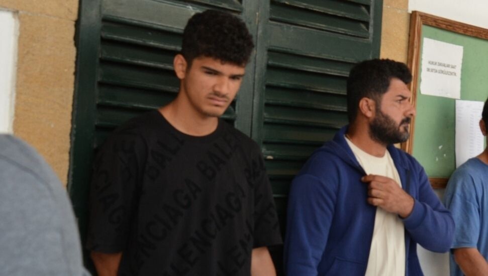 Tartıştıkları kişinin sol gözünde tamamen görme kaybına neden olan sanıklar teminatla serbest